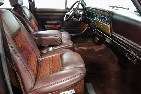 Used 1989 Jeep Grand Wagoneer image 23