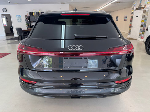 Used 2024 Audi Q8 e-tron Premium image 34