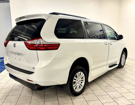Used 2015 Toyota Sienna XLE image 8