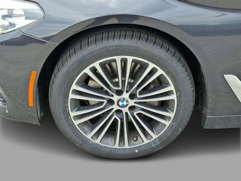 Used 2019 BMW 530i xDrive w/ Convenience Package image 8