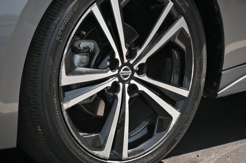 Used 2022 Nissan Sentra SR w/ Electronics Package image 3