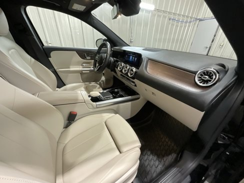 Used 2021 Mercedes-Benz GLA 250 4MATIC image 13