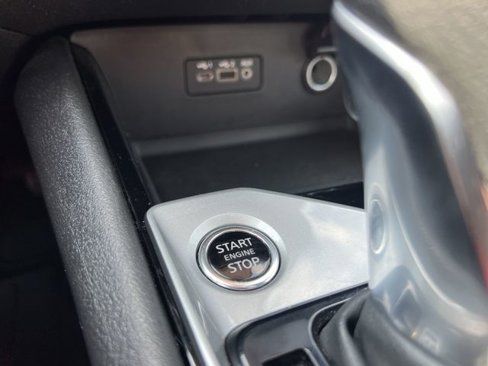 Used 2024 Nissan Altima 2.5 SV image 18