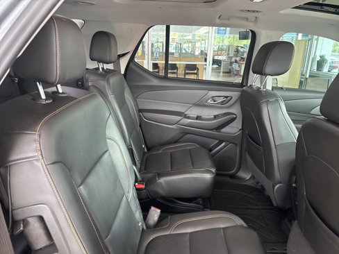 Used 2021 Chevrolet Traverse RS image 40