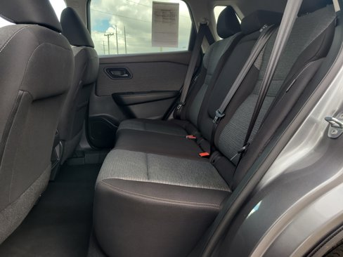 Used 2021 Nissan Rogue S image 11