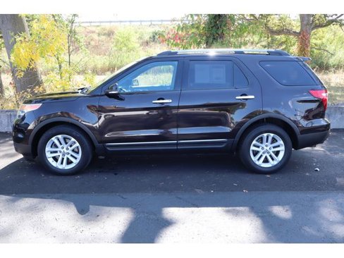 Used 2014 Ford Explorer XLT w/ Equipment Group 202A image 4