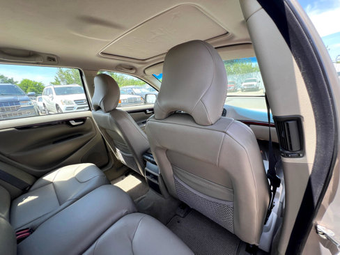 Used 2002 Volvo V70 Cross Country image 36