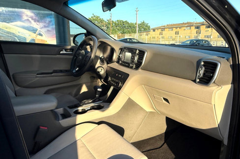 Used 2019 Kia Sportage LX image 16