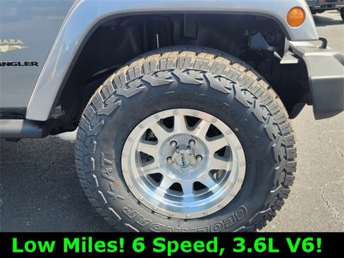 Used 2015 Jeep Wrangler Sahara w/ Connectivity Group image 9