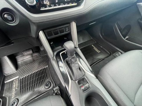 Certified 2024 Toyota Corolla Cross LE image 10