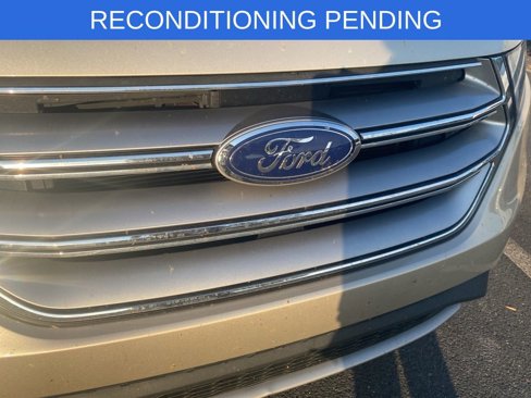 Used 2018 Ford Edge Titanium w/ Equipment Group 301A image 4
