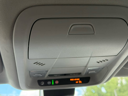 Used 2023 Chevrolet Equinox LT image 28