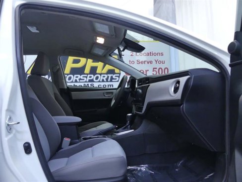 Used 2018 Toyota Corolla LE image 8
