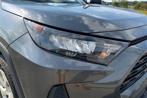 Used 2021 Toyota RAV4 LE image 29