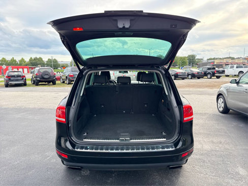 Used 2014 Volkswagen Touareg VR6 image 11