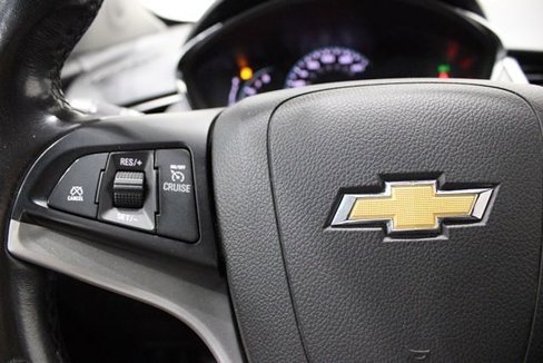 Used 2019 Chevrolet Trax LT w/ LT Convenience Package image 17