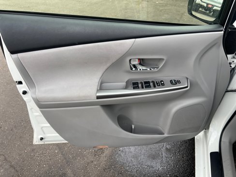 Used 2015 Toyota Prius V Three image 19