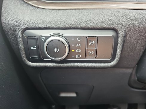 Used 2023 Ford Explorer Limited w/ Limited Technology Package image 28