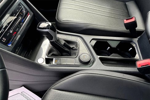 Used 2022 Volkswagen Tiguan SE image 18