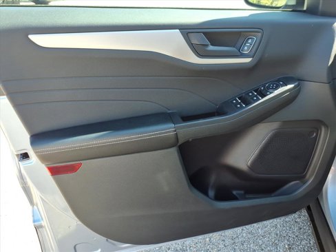 Used 2022 Ford Escape SE w/ Cold Weather Package image 15