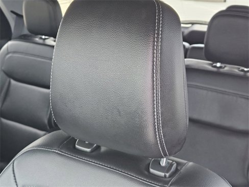 Used 2020 Ford Explorer XLT w/ Equipment Group 202A image 14