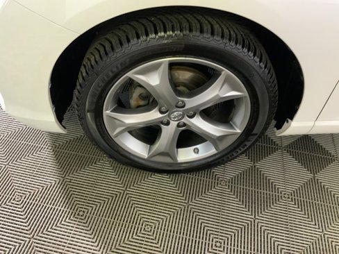 Used 2015 Toyota Venza XLE image 16