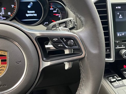 Used 2017 Porsche Cayenne Platinum Edition image 14