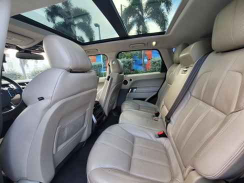 Used 2016 Land Rover Range Rover Sport HSE image 10