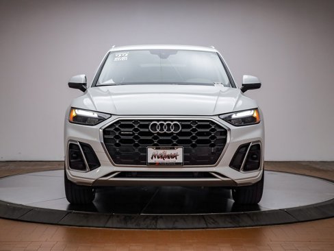 Used 2022 Audi Q5 2.0T Premium w/ Convenience Package image 2