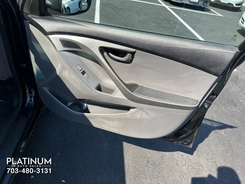 Used 2012 Hyundai Elantra GLS image 13
