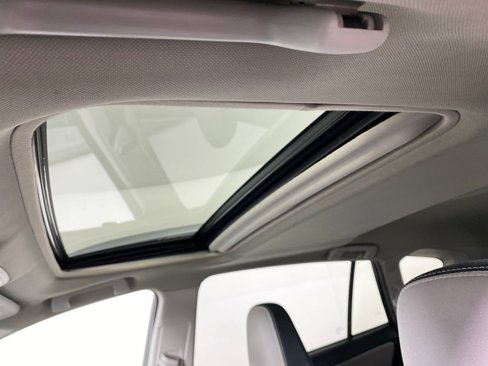 Used 2018 Toyota RAV4 XLE image 8