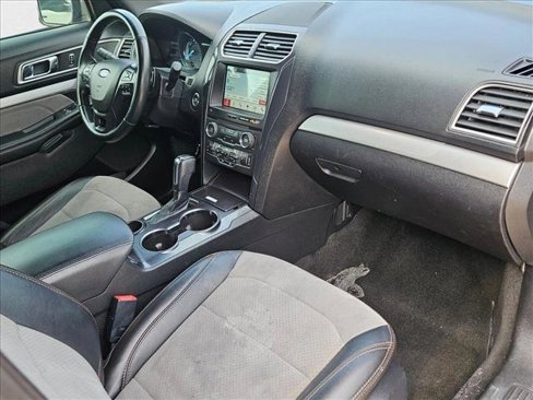 Used 2017 Ford Explorer XLT w/ Equipment Group 202A image 23