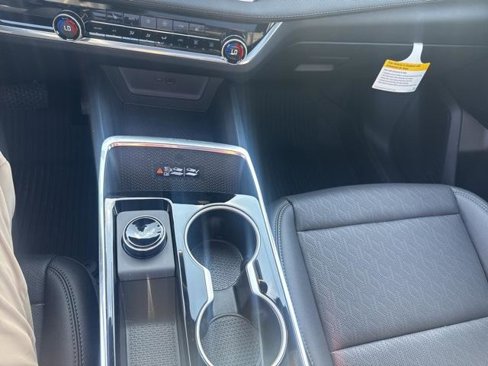 New 2026 Chevrolet Equinox LT w/ Convenience Package II image 15
