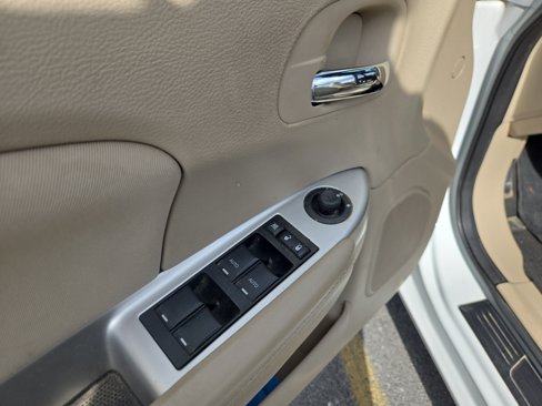 Used 2013 Chrysler 200 Touring w/ Cold Weather Group image 16