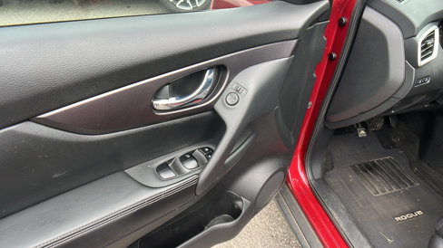 Used 2016 Nissan Rogue S w/ Appearance Package image 15