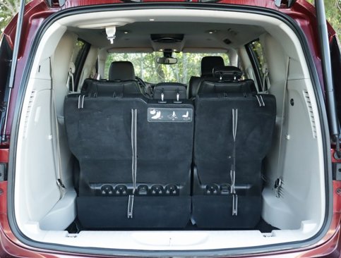 Used 2017 Chrysler Pacifica Touring-L image 28