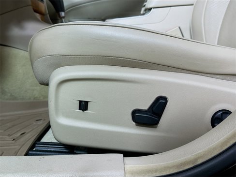 Used 2013 Chrysler 300 C image 18