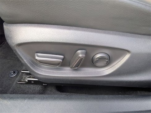 Used 2023 Toyota Camry SE image 15