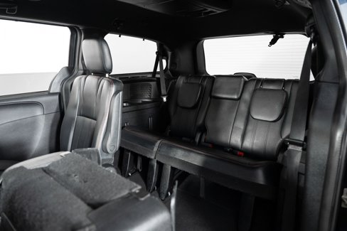 Used 2014 Dodge Grand Caravan R/T w/ Driver Convenience Group image 18