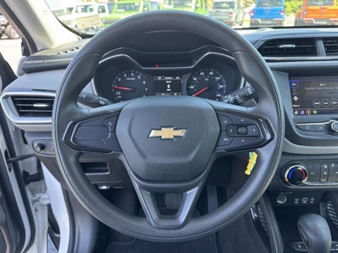 Used 2023 Chevrolet TrailBlazer LS image 15