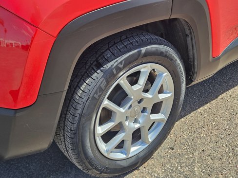 Used 2019 Jeep Renegade Latitude image 12