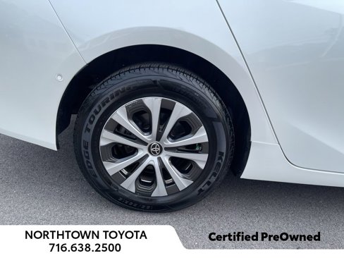 Used 2022 Toyota Prius XLE image 30