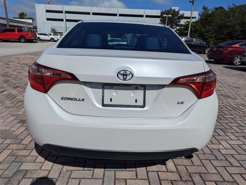 Used 2018 Toyota Corolla LE image 10