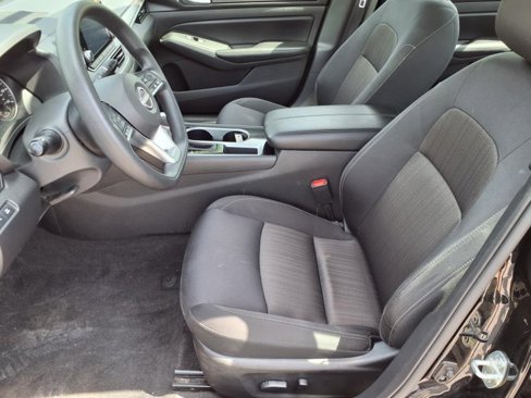 Used 2024 Nissan Altima 2.5 SV image 4