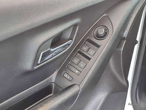 Used 2022 Chevrolet Trax LT w/ Sport Edition image 13