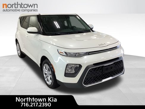 Used 2022 Kia Soul LX image 1