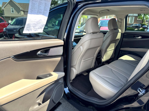 Used 2022 Lincoln Nautilus FWD w/ Premium Package image 20