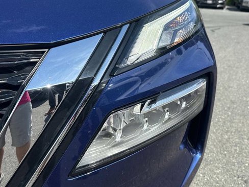 Used 2023 Nissan Rogue SV w/ SV Premium Package image 10