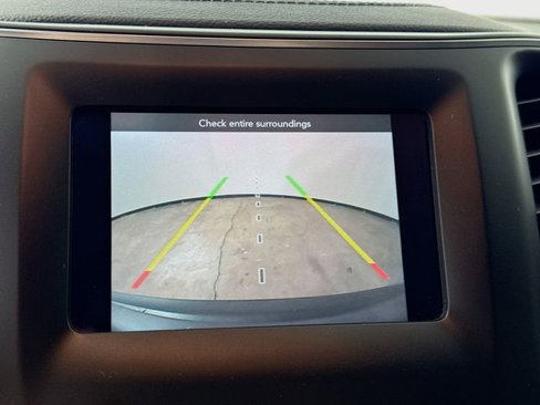 Used 2019 Jeep Cherokee Latitude Plus w/ Cold Weather Group image 17