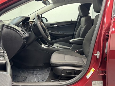 Used 2017 Chevrolet Cruze LT w/ Convenience Package image 12